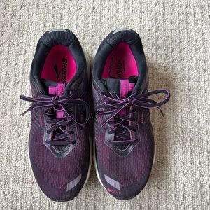 Brooks Ghost 12 in size 9